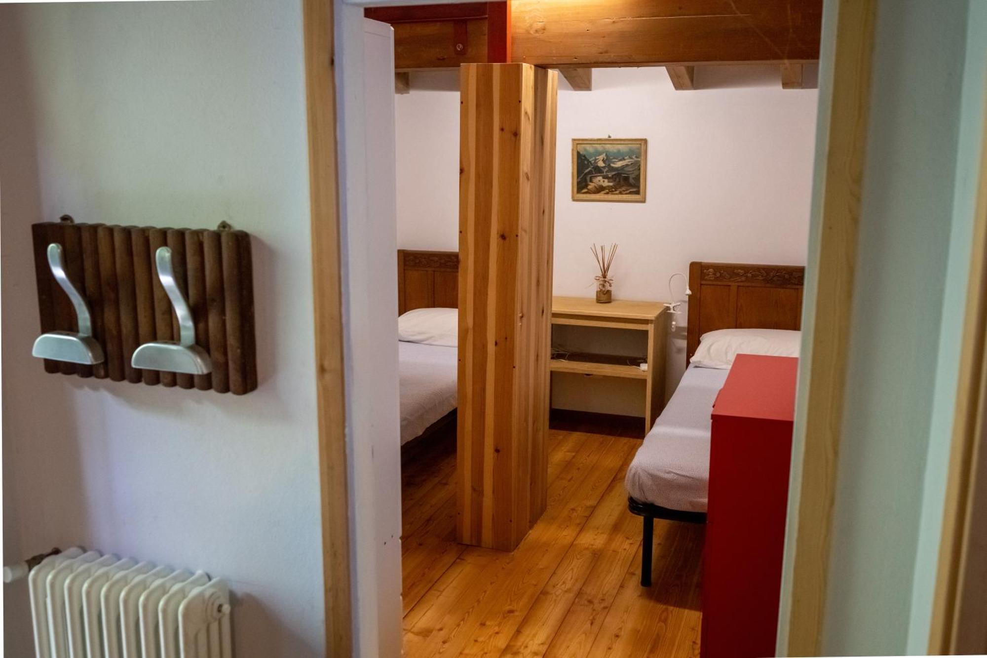 Casa Caravino Διαμέρισμα Βαρένα Εξωτερικό φωτογραφία